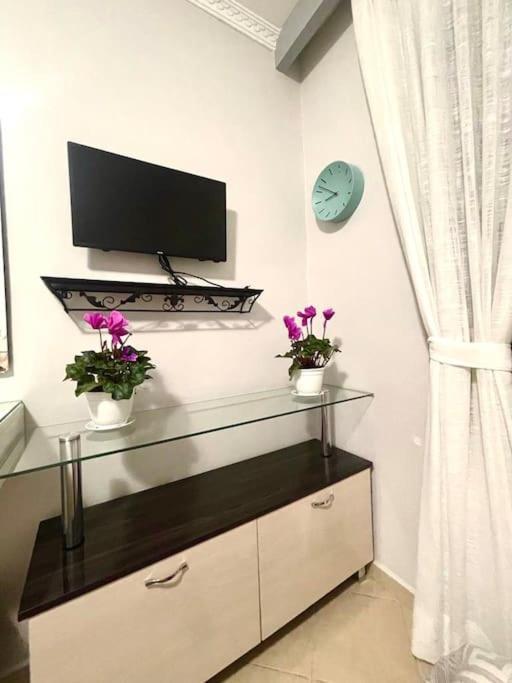 Nice Central Apartment In Tirana City Buitenkant foto